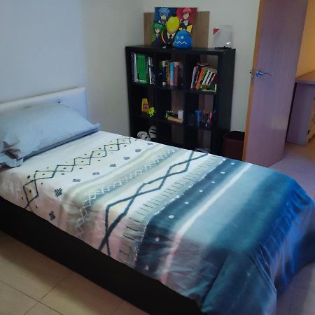 Habitacion Amplia Y Comoda Реус Экстерьер фото